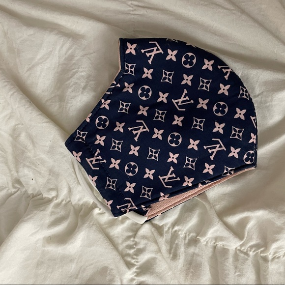 Louis Vuitton mask - Picture 1 of 2
